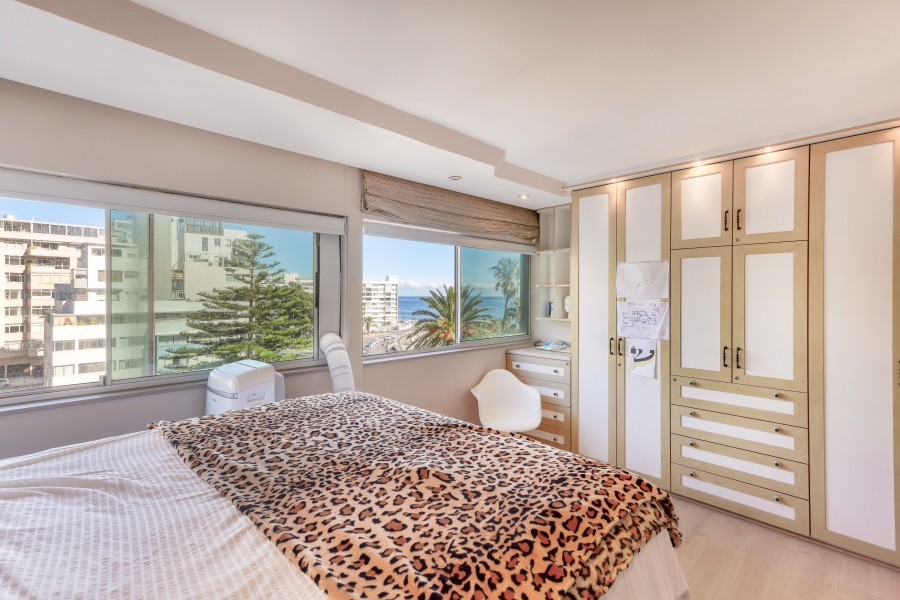 2 Bedroom Property for Sale in Sea Point Western Cape
